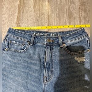 Women’s American eagle mom Jean size 4